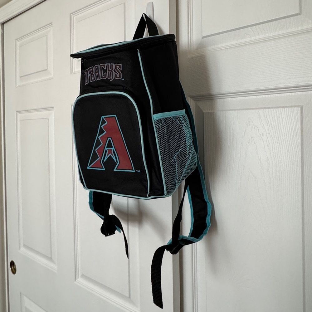 MLB Diamondbacks Backpack Cooler - Picture 3 of 6